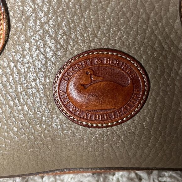 Vintage Biscotti Shortbread Dooney and Bourke AWL Shoulder bag - Picture 2 of 13